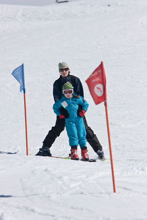 Bethany Kelly Helps Mum Down the Course